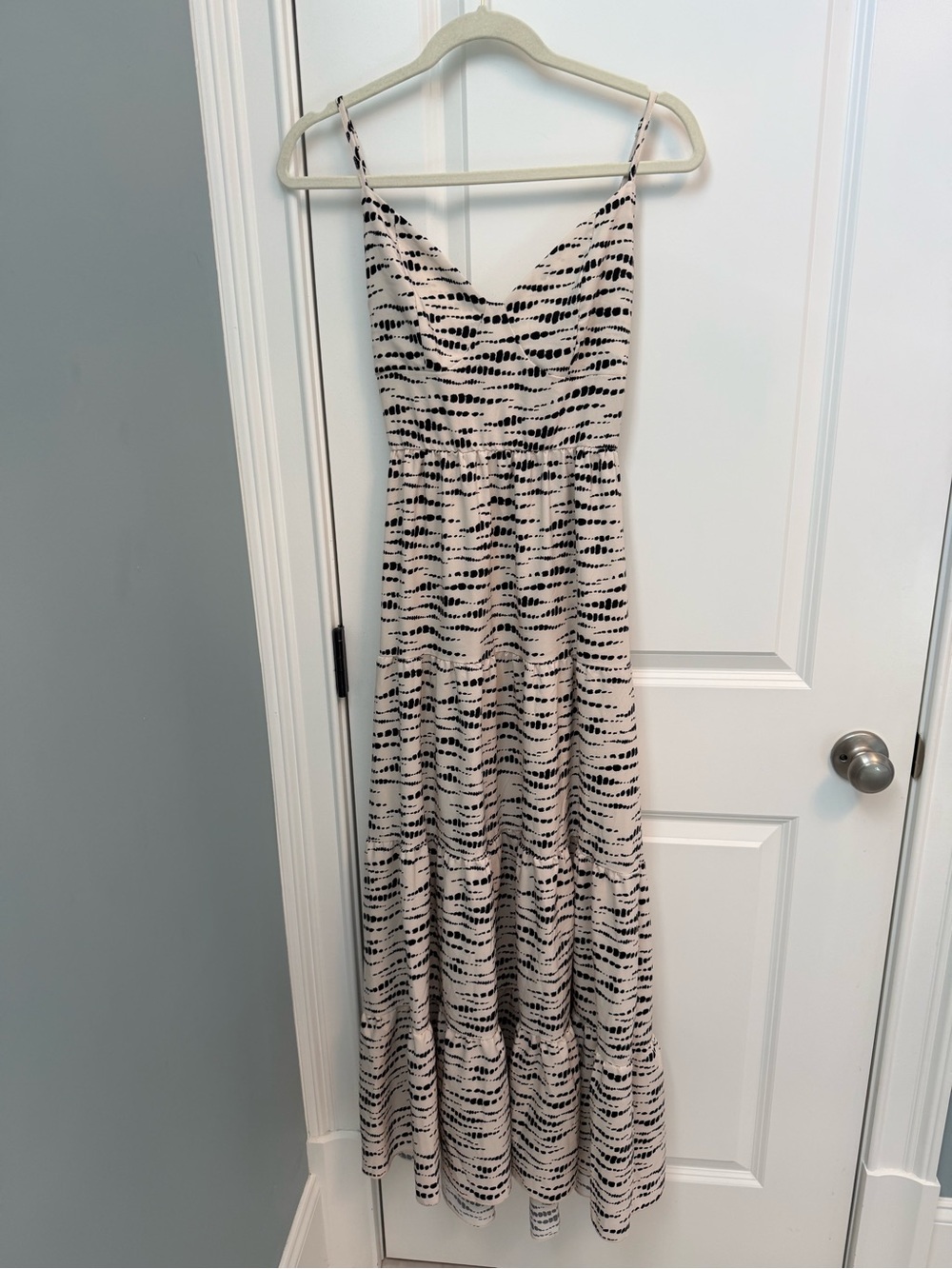 SHEIN Cream and Black Abstract Spaghetti Strap Maxi Dress Medium